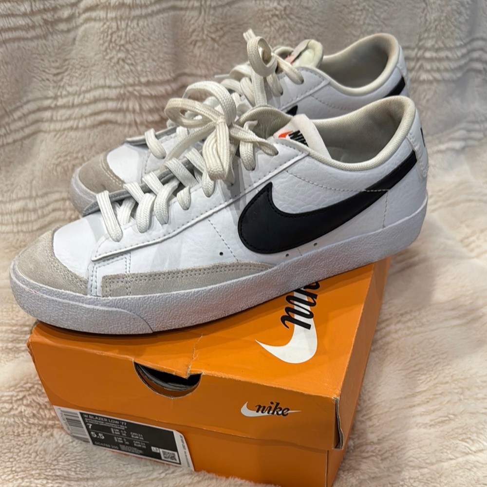 Nike Blazer Low 77
